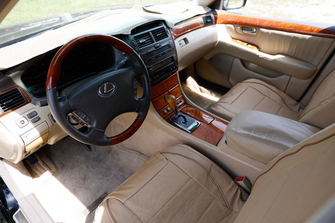 Used 2005 Lexus LS 430 w/ Premium Pkg RWD image 4
