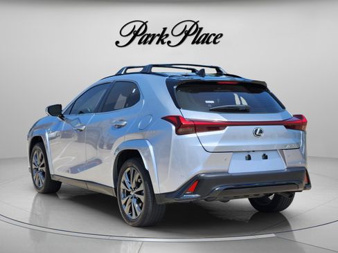 Used 2023 Lexus UX 250h F Sport FWD image 3