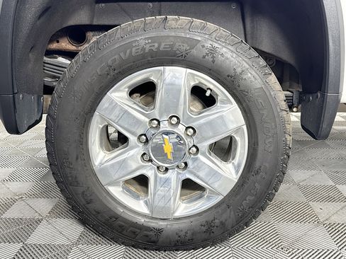 Used 2021 Chevrolet Silverado 2500 LTZ w/ LTZ Convenience Package image 31
