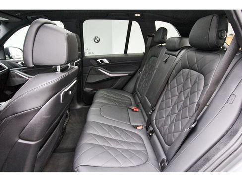 Used 2024 BMW X5 sDrive40i w/ Premium Package RWD image 13