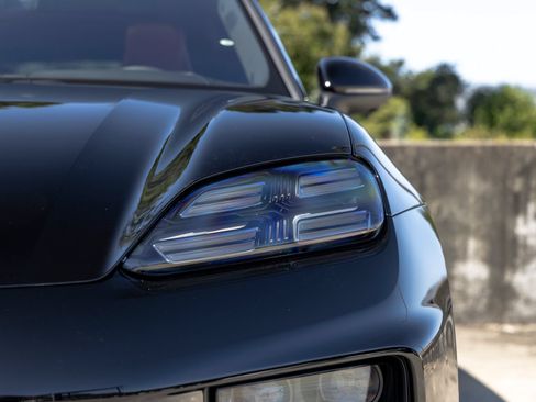 New 2026 Porsche Macan 4 Electric AWD/4WD image 18
