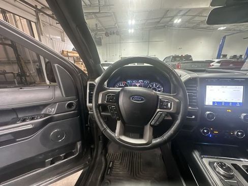 Used 2020 Ford Expedition XLT w/ Equipment Group 202A AWD/4WD image 15