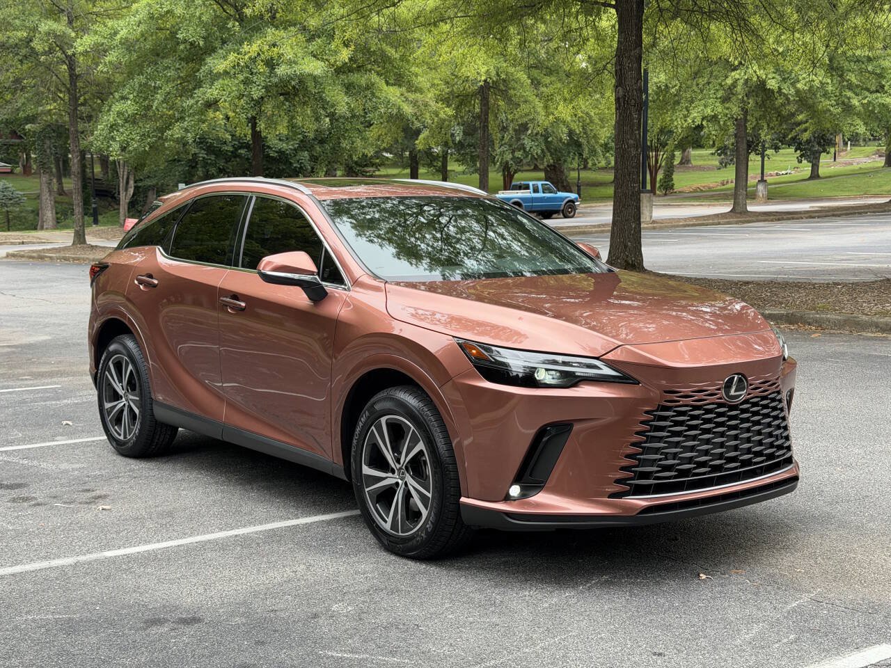 Used 2024 Lexus RX 350 Premium w/ Accessory Package (Z1) FWD image 3