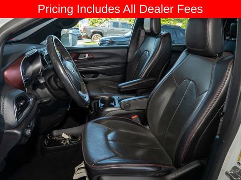 Used 2020 Chrysler Pacifica Limited FWD image 13