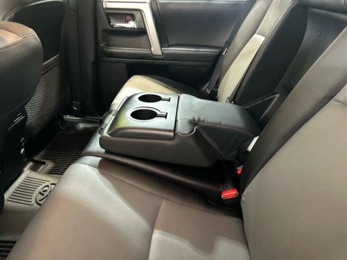 Used 2019 Toyota 4Runner SR5 Premium AWD/4WD image 5