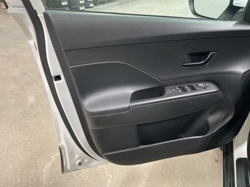 Used 2025 Hyundai Kona SEL image 14