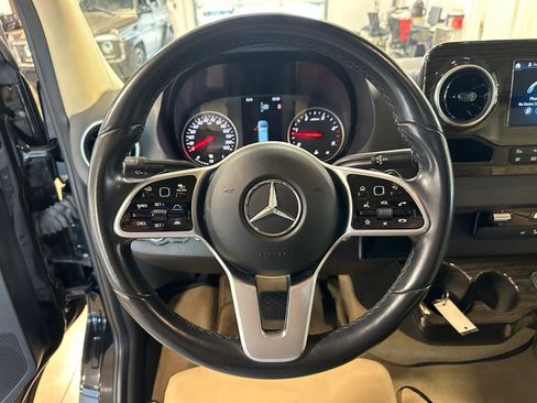 Used 2022 Mercedes-Benz Sprinter 3500 image 45
