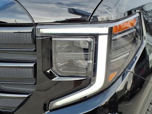 Used 2025 GMC Sierra 1500 Elevation AWD/4WD image 11