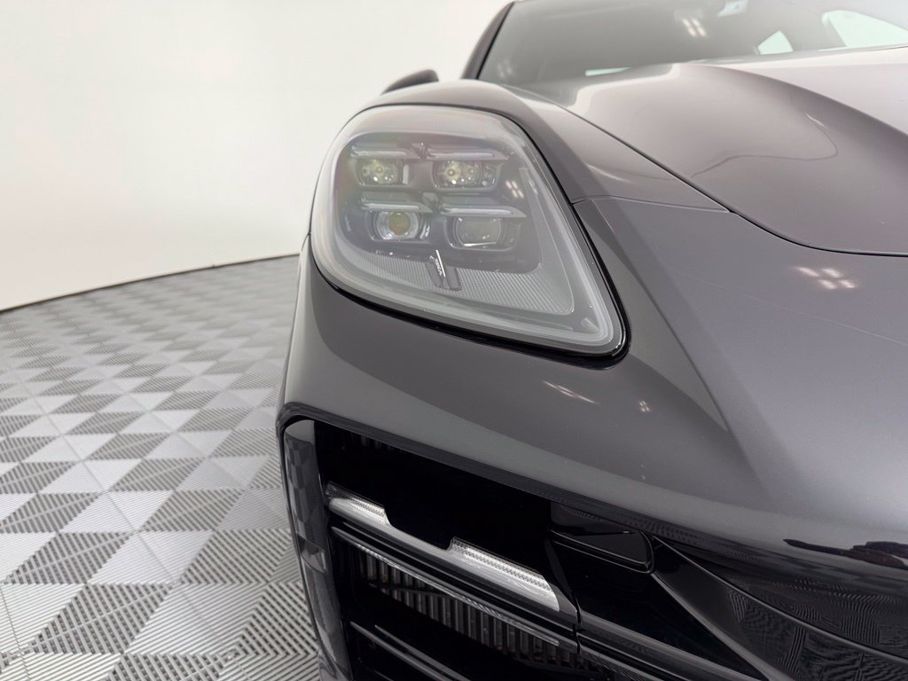 Certified 2026 Porsche Panamera RWD image 9