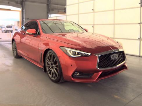Used 2017 INFINITI Q60 Red Sport 400 RWD image 3