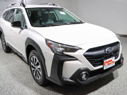 Used 2024 Subaru Outback Premium AWD/4WD image 5