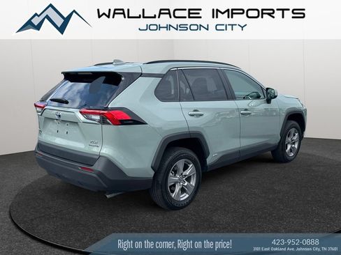 Used 2023 Toyota RAV4 XLE AWD/4WD image 5