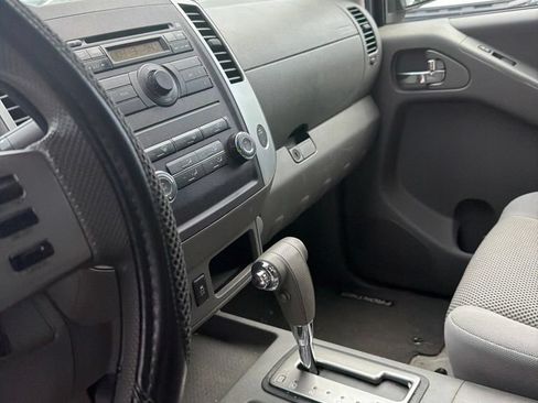 Used 2012 Nissan Frontier SV RWD image 3