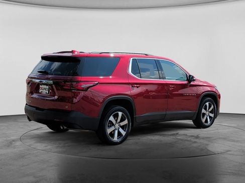 Used 2023 Chevrolet Traverse LT w/ LT Premium Package AWD/4WD image 7