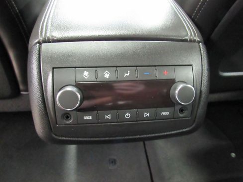 Used 2015 GMC Acadia Denali AWD/4WD image 38
