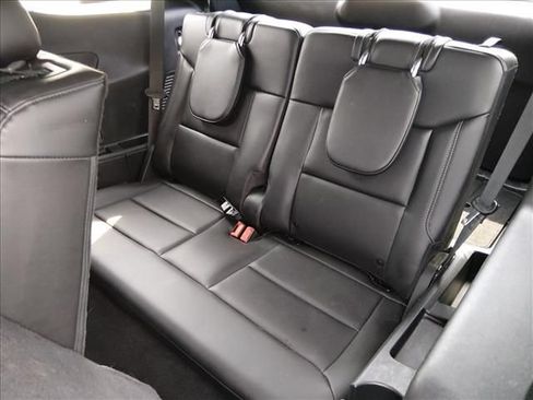 Used 2023 Ford Explorer XLT w/ Equipment Group 202A AWD/4WD image 15