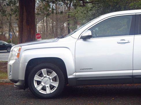 Used 2010 GMC Terrain SLE image 38