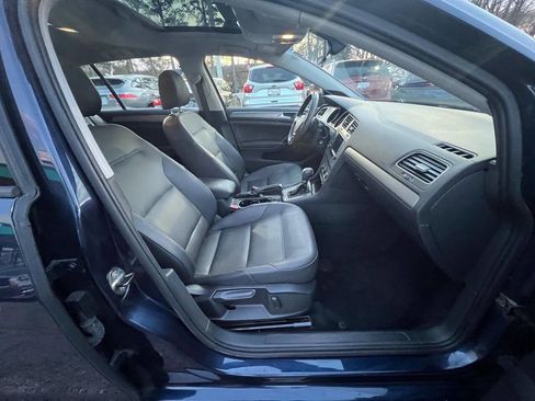Used 2015 Volkswagen Golf SE image 18