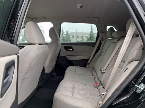 Used 2025 Nissan Rogue SV FWD image 10