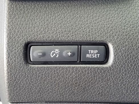 Certified 2022 Nissan Rogue Sport SV image 9