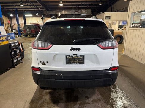 Used 2023 Jeep Cherokee Altitude Lux image 6