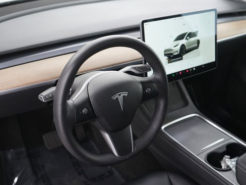 Used 2023 Tesla Model Y Long Range AWD/4WD image 22
