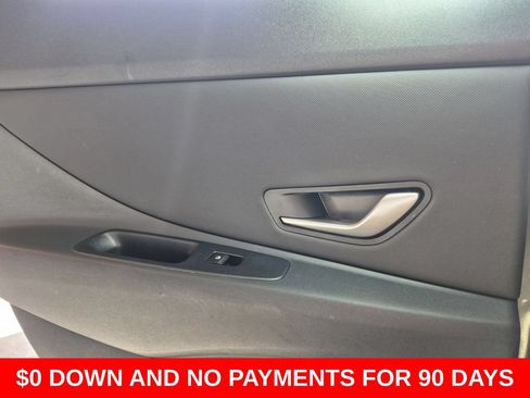 Used 2025 Hyundai Elantra SEL FWD image 25