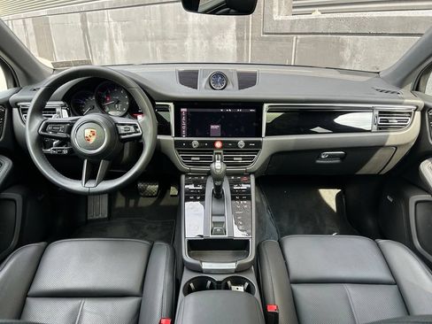 Certified 2026 Porsche Macan AWD/4WD image 19