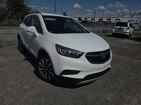 Used 2022 Buick Encore Preferred FWD image 1
