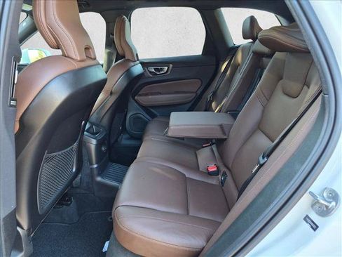 Used 2022 Volvo XC60 T8 Inscription Expression w/ Climate Package AWD/4WD image 18