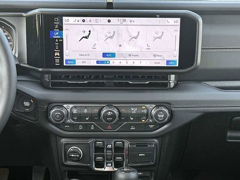 New 2025 Jeep Gladiator Sport image 16