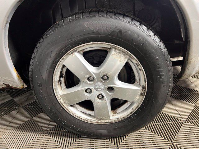 Used 2005 Dodge Grand Caravan SXT FWD image 16