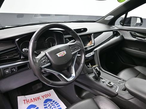 Used 2023 Cadillac XT6 Premium Luxury image 14