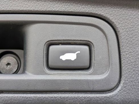 Used 2017 Honda Pilot Touring image 13