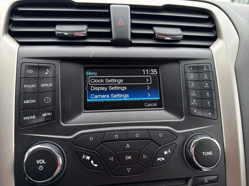 Used 2015 Ford Fusion SE image 25