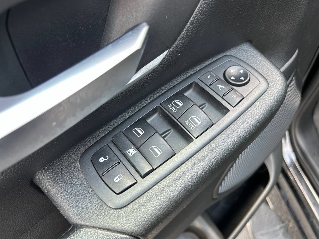 Used 2020 RAM 1500 Big Horn AWD/4WD image 18