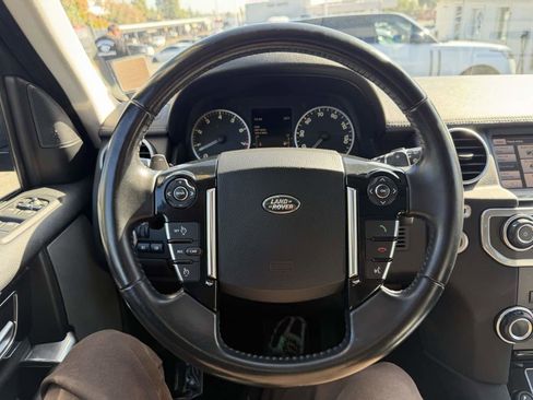Used 2015 Land Rover LR4 HSE image 14