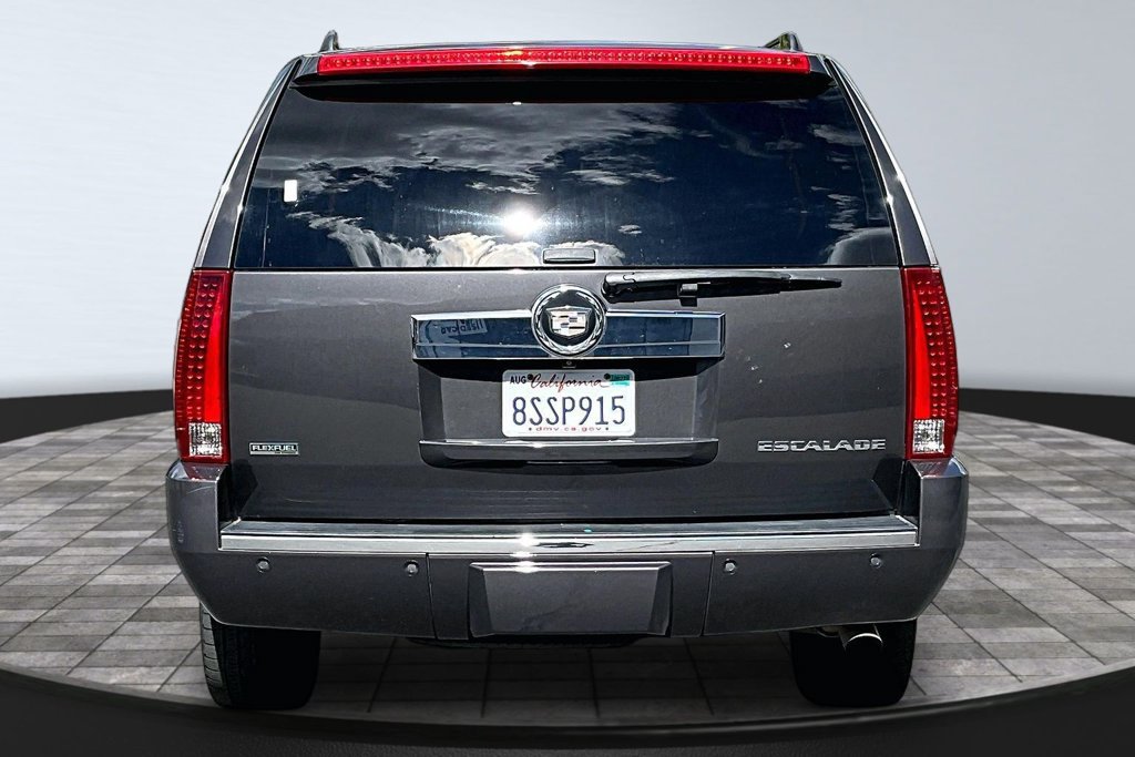 Used 2011 Cadillac Escalade ESV Premium RWD image 24