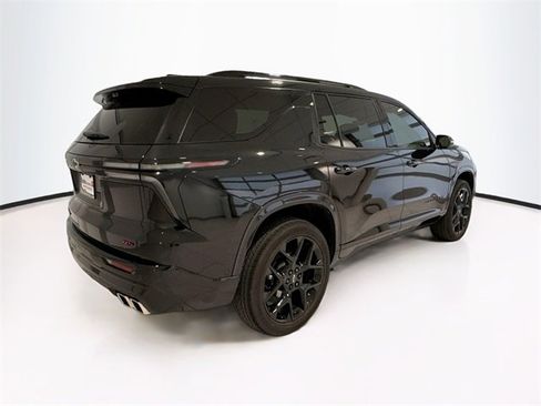 Used 2025 Chevrolet Traverse RS image 6