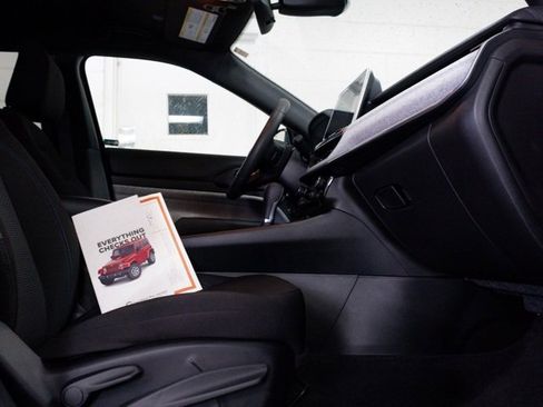 Certified 2025 Jeep Compass Sport image 5