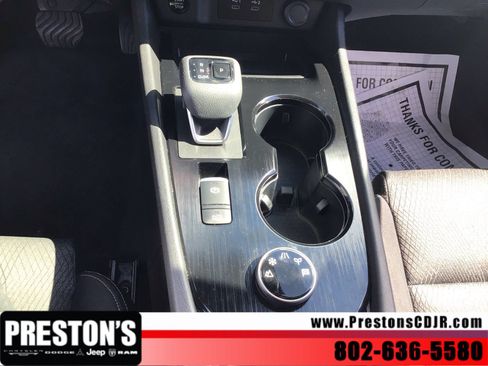 Used 2025 Nissan Rogue SV AWD/4WD image 20