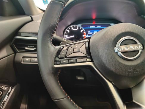 Used 2023 Nissan Altima 2.5 SR w/ SR Premium Package FWD image 17