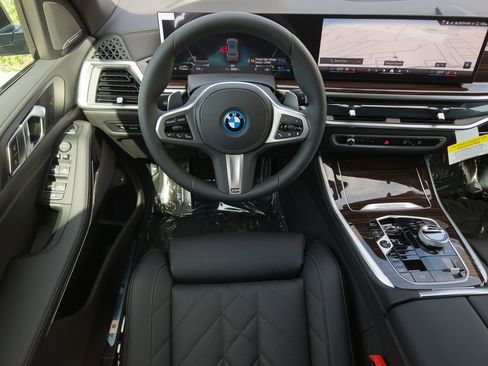 New 2026 BMW X5 xDrive50e w/ Executive Package image 15