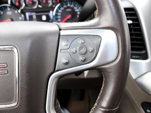 Used 2018 GMC Yukon SLT image 14