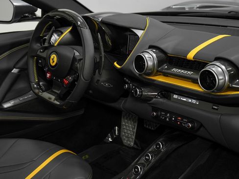 Used 2023 Ferrari 812 GTS image 30