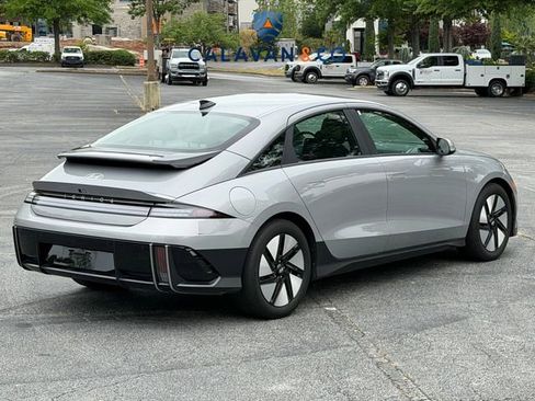 Used 2024 Hyundai Ioniq 6 SE RWD image 4
