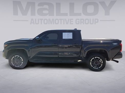 Used 2025 Toyota Tacoma TRD Sport AWD/4WD image 2