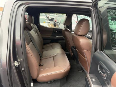 Used 2016 Toyota Tacoma Limited w/ Towing Package AWD/4WD image 25