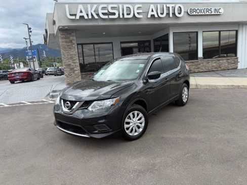 Used 2016 Nissan Rogue S FWD image 2