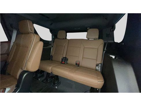 Used 2025 Chevrolet Tahoe High Country w/ Sun And Tow Package AWD/4WD image 17